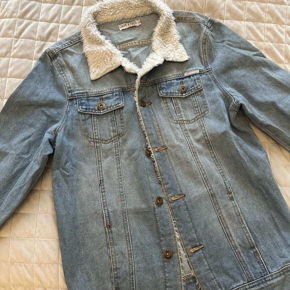 Denim jacket - Picture 2 of 3
